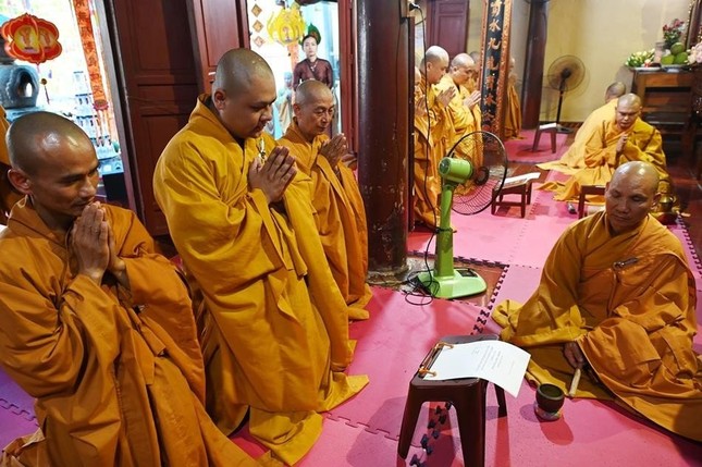 Chư Tăng tác bạch an cư kiết hạ Chư Tăng tác bạch an cư kiết hạ