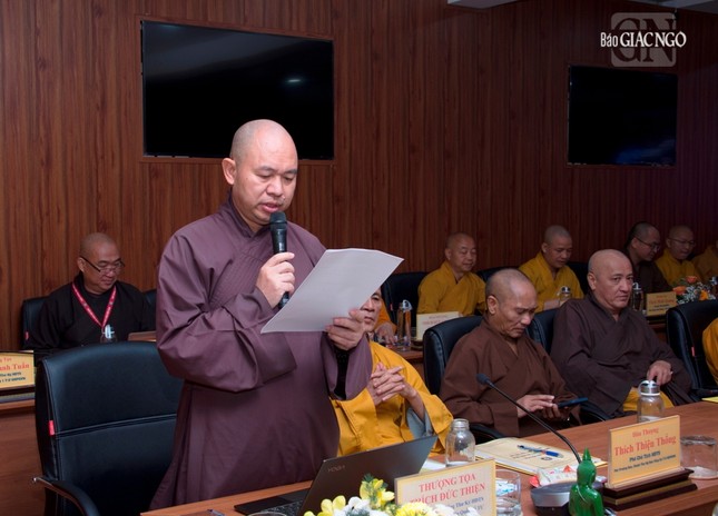 Thượng tọa Thích Đức Thiện báo cáo hoạt động Phật sự 6 tháng đầu năm 2023 của GHPGVN