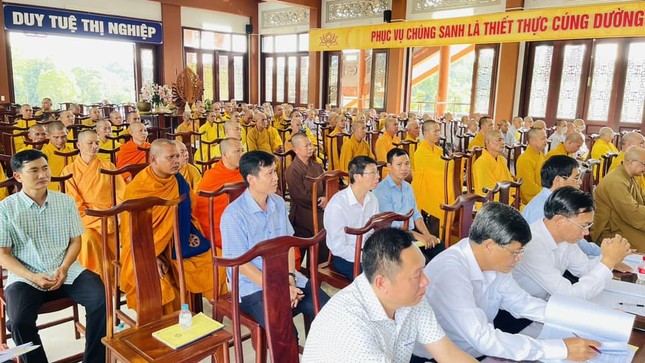 Chư tôn đức, đại diện các cơ quan tham dự Chư tôn đức, đại diện các cơ quan tham dự