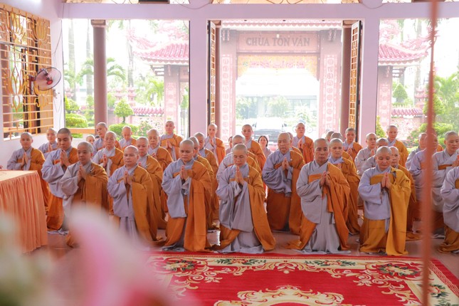 Chư hành giả chùa Tôn Vân - tỉnh Long An Chư hành giả chùa Tôn Vân - tỉnh Long An