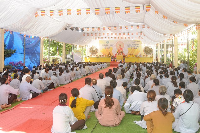 Gần 400 Phật tử tham dự khóa tu Một ngày an lạc do Ban Trị sự H.Tiên Phước tổ chức Gần 400 Phật tử tham dự khóa tu Một ngày an lạc do Ban Trị sự H.Tiên Phước tổ chức