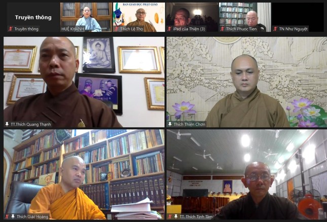 Chư tôn đức Tăng Ni tham dự họp trực tuyến Chư tôn đức Tăng Ni tham dự họp trực tuyến
