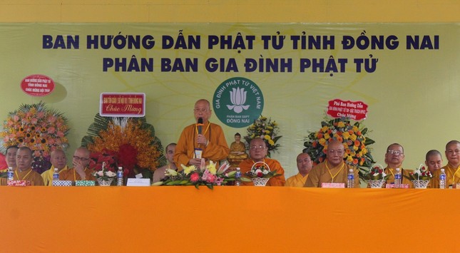 Thượng tọa Thích Huệ Khai cùng chư tôn đức chứng minh, tham dự