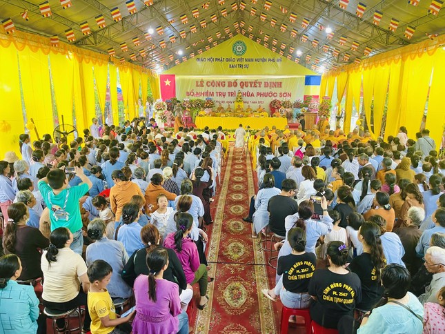 Quang cảnh lễ công bố quyết định bổ nhiệm trụ trì chùa Phước Sơn Quang cảnh lễ công bố quyết định bổ nhiệm trụ trì chùa Phước Sơn