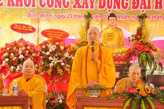 Hòa thượng Thích Phước Minh ban đạo từ Hòa thượng Thích Phước Minh ban đạo từ