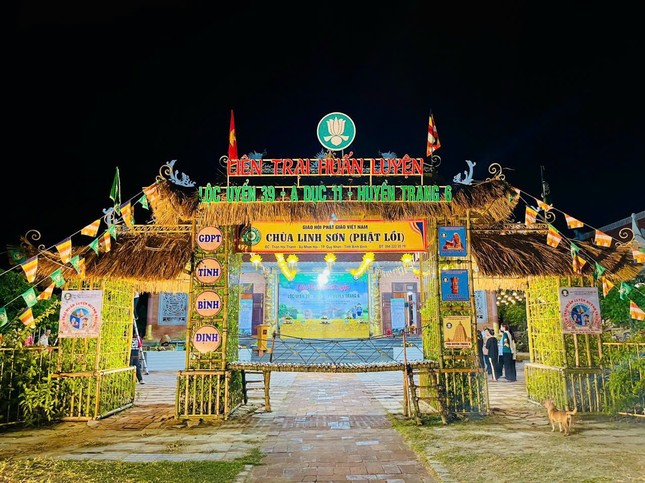 Liên trại huấn luyện Huynh trưởng Lộc Uyển 39, A Dục 11, Huyền Trang 6 Liên trại huấn luyện Huynh trưởng Lộc Uyển 39, A Dục 11, Huyền Trang 6