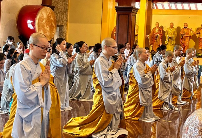 Tại Việt Nam Quốc Tự Tại Việt Nam Quốc Tự