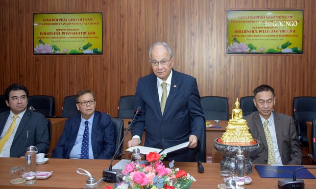 Cư sĩ Phallop Thaiarry, Chủ tịch Chủ tịch WFB chào hỏi chư tôn đức lãnh đạo GHPGVN