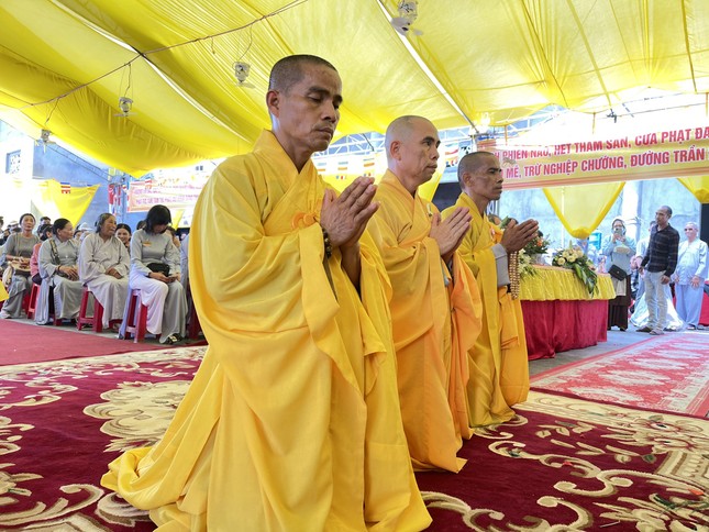 Thượng tọa Thích Nhuận Nghĩa, Trưởng ban Kiến thiết đã nêu sơ bộ về lịch sử hình thành và quá trình phát triển chùa Phước Quang