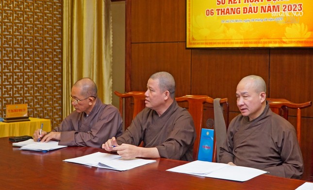 Chư tôn đức Ban Thường trực tham dự Chư tôn đức Ban Thường trực tham dự