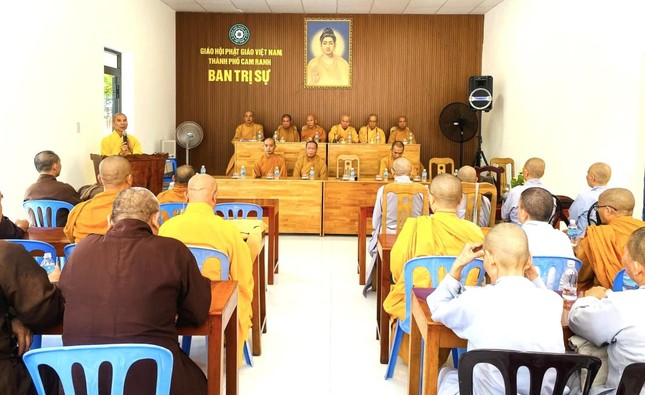 Quang cảnh buổi gặp gỡ Tăng Ni TP.Cam Ranh Quang cảnh buổi gặp gỡ Tăng Ni TP.Cam Ranh