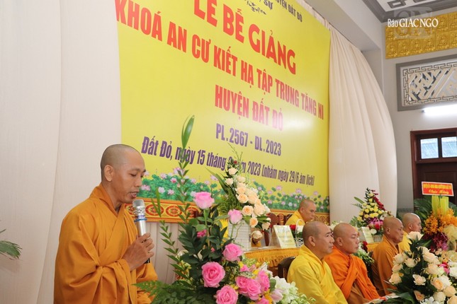 Đại đức Ngộ Trí Thành đã báo cáo tình hình tu học Đại đức Ngộ Trí Thành đã báo cáo tình hình tu học