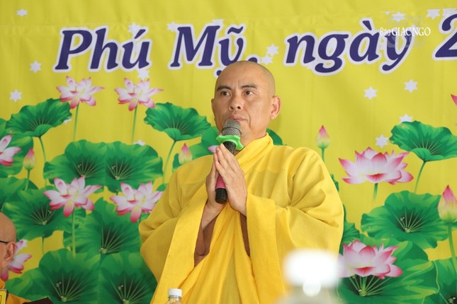 Thượng tọa Thích Nhuận Nghĩa, Phó Trưởng ban Thường trực Ban Trị sự tỉnh đạo từ tại lễ bế giảng khóa An cư kiết hạ của Phật giáo TX.Phú Mỹ Thượng tọa Thích Nhuận Nghĩa, Phó Trưởng ban Thường trực Ban Trị sự tỉnh đạo từ tại lễ bế giảng khóa An cư kiết hạ của Phật giáo TX.Phú Mỹ