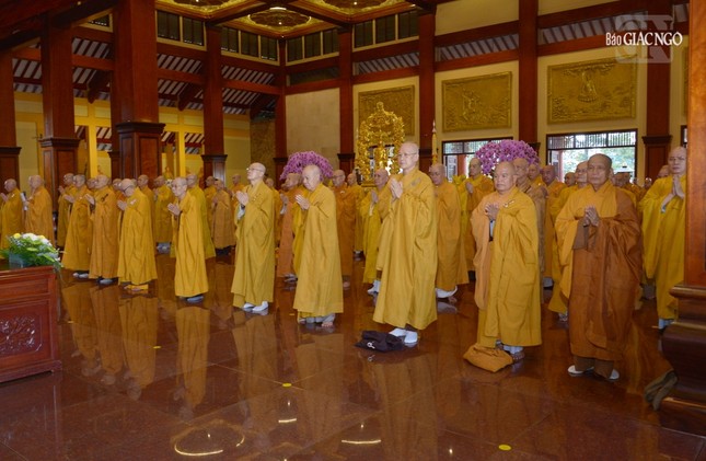 Đại chúng trang nghiêm trong lễ Tự tứ Đại chúng trang nghiêm trong lễ Tự tứ