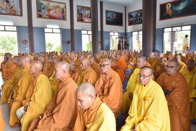 Chư Tăng tham dự lễ tạ pháp