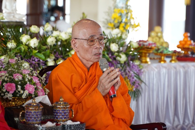 Hòa thượng Thích Minh Ân phát biểu tại buổi lễ Hòa thượng Thích Minh Ân phát biểu tại buổi lễ
