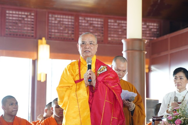 Hòa thượng Thích Huệ Phước phát biểu tại buổi lễ Hòa thượng Thích Huệ Phước phát biểu tại buổi lễ