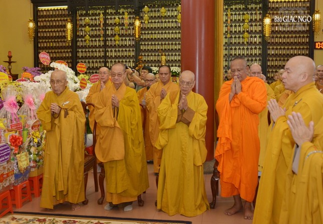 Thành kính dâng nén tâm hương tưởng niệm