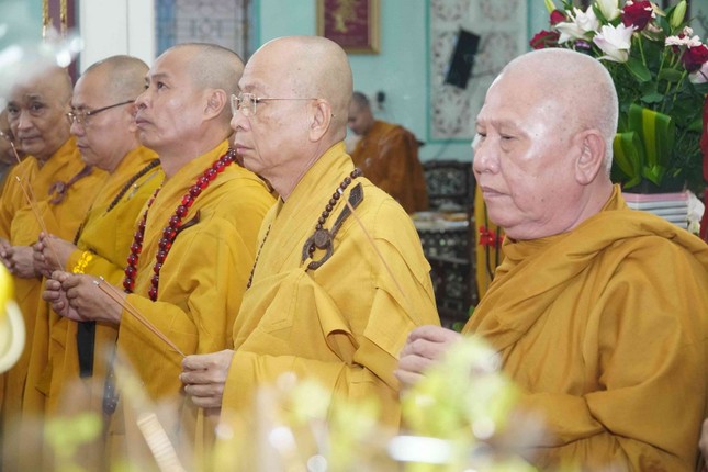 Chư tôn đức niêm hương tưởng niệm Hòa thượng Thích Thiện Phước Chư tôn đức niêm hương tưởng niệm Hòa thượng Thích Thiện Phước