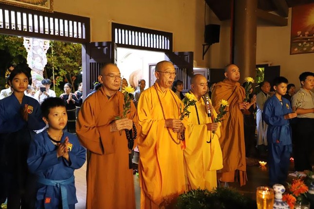 Chư tôn đức cầu nguyện cho nạn nhân tử vong do thủy tai tại Lào Cai và nạn nhân hỏa hoạn ở chung cư mini phố Khương Hạ Chư tôn đức cầu nguyện cho nạn nhân tử vong do thủy tai tại Lào Cai và nạn nhân hỏa hoạn ở chung cư mini phố Khương Hạ