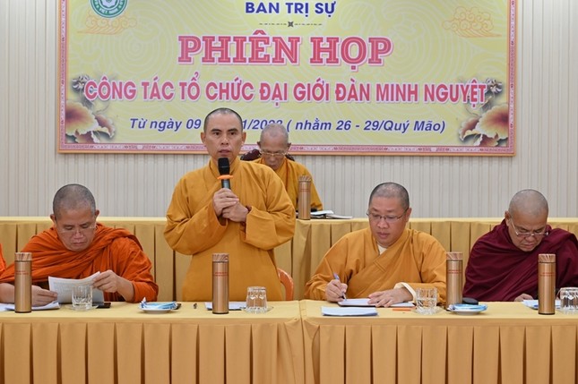 Thượng tọa Thích Nhuận Nghĩa trình về công tác cung thỉnh giới sư Thượng tọa Thích Nhuận Nghĩa trình về công tác cung thỉnh giới sư