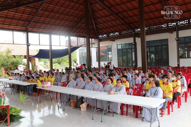 Phật tử tham gia khóa tu Phật tử tham gia khóa tu