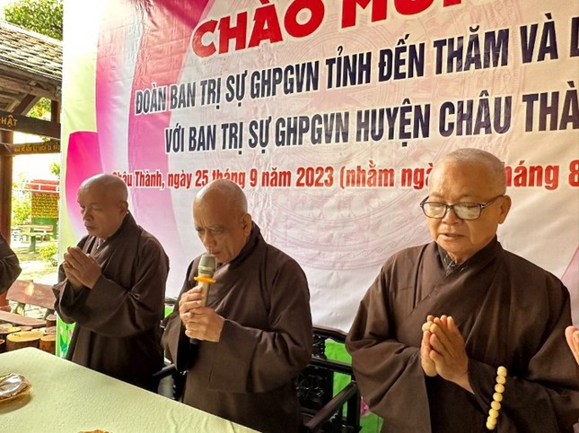 Chư tôn đức chứng minh