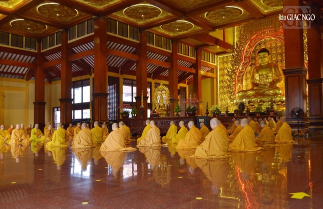 Truyền thống Bố-tát chung được tổ chức và duy trì thành nếp sinh hoạt tâm linh thường kỳ của Ban Trị sự GHPGVN TP.HCM Truyền thống Bố-tát chung được tổ chức và duy trì thành nếp sinh hoạt tâm linh thường kỳ của Ban Trị sự GHPGVN TP.HCM