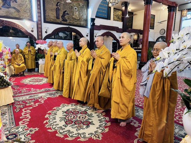 Chư tôn đức thành kính tưởng niệm Chư tôn đức thành kính tưởng niệm