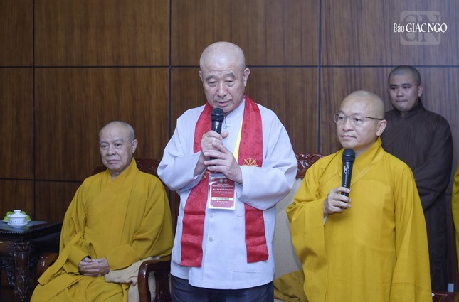 Thượng tọa Lee Chi Ran (Hàn Quốc) Thượng tọa Lee Chi Ran (Hàn Quốc)