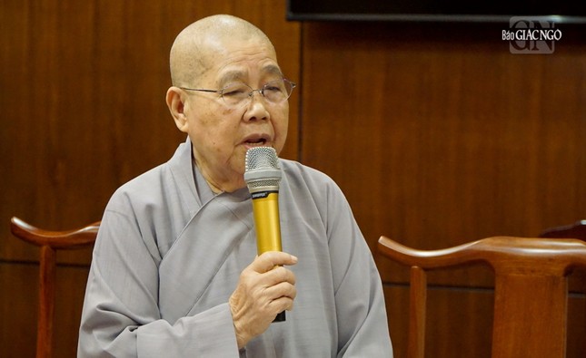 Ni trưởng Thích nữ Từ Nhẫn phát biểu khai mạc