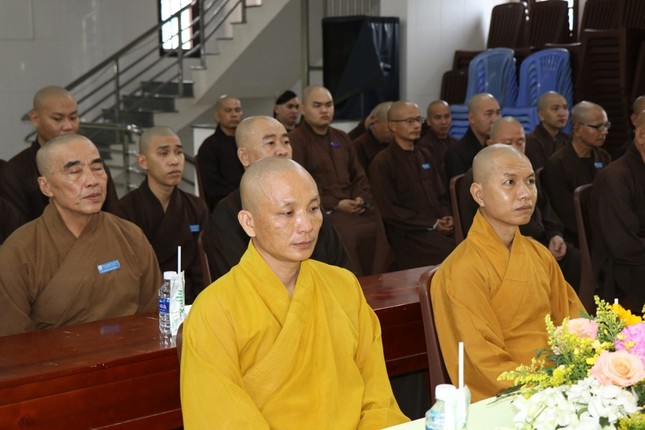 Chư tôn đức Ban Giám hiệu và Tăng sinh Chư tôn đức Ban Giám hiệu và Tăng sinh