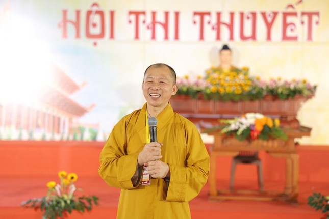 Thượng tọa Thích Minh Nhẫn phát biểu khai mạc