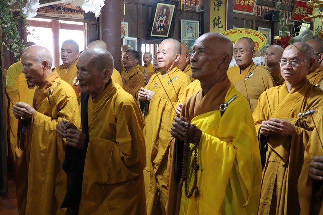 Chư tôn giáo phẩm Hội đồng Chứng minh, Chứng minh Ban Trị sự tỉnh, Ban Trị sự tỉnh dâng hương tưởng niệm cố Trưởng lão Hòa thượng Thích Đạt Đồng