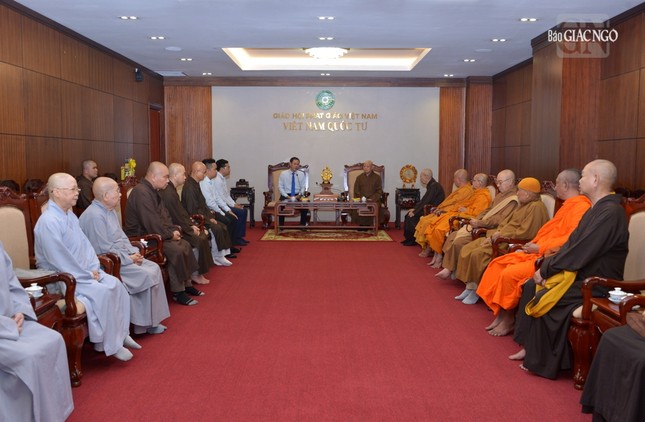 Quang cảnh buổi tiếp thân mật tại Việt Nam Quốc Tự