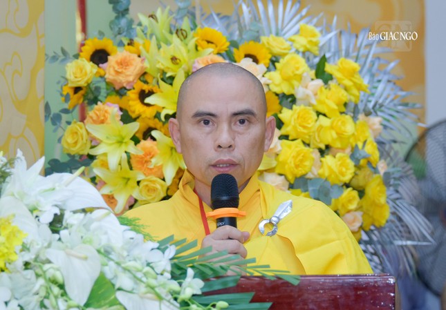 Thượng tọa Thích Nhuận Nghĩa, Phó Trưởng ban Thường trực Ban Trị sự tỉnh, Phó Chánh đàn phát biểu cảm tạ của Ban Kiến đàn