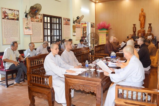 Buổi họp cũng phổ biến Quy chế hoạt động Ban Quản trị cơ sở tự viện của GHPGVN, nhiệm kỳ 2022-2027