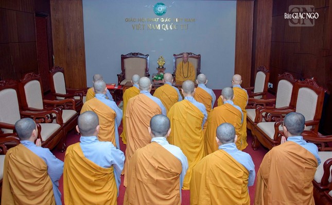 Đức Pháp chủ huấn thị đến chư Ni Phân ban Ni giới TP.HCM Đức Pháp chủ huấn thị đến chư Ni Phân ban Ni giới TP.HCM
