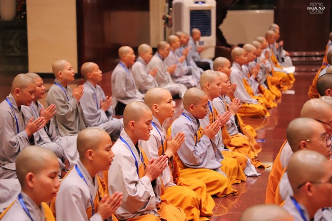 Trong không gian thanh tịnh của giới trường, mỗi giới tử được sống trọn vẹn trong thời khóa Tịnh độ Trong không gian thanh tịnh của giới trường, mỗi giới tử được sống trọn vẹn trong thời khóa Tịnh độ