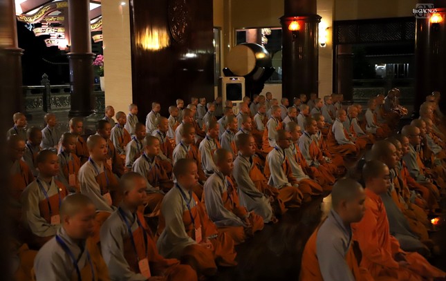 Và, trong thời khóa tĩnh tọa trước giờ chỉ tịnh Và, trong thời khóa tĩnh tọa trước giờ chỉ tịnh