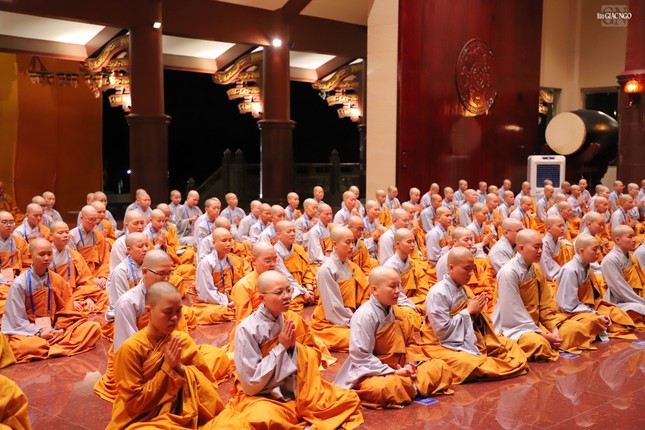 Chánh niệm trong từng lời kinh sẽ làm tâm trí mỗi người thêm an tịnh Chánh niệm trong từng lời kinh sẽ làm tâm trí mỗi người thêm an tịnh