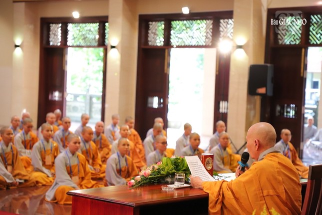 Ni trưởng Thích nữ Hạnh Ngọc giáo giới đến giới tử Ni, nhấn mạnh việc hành trì giới - định - huệ Ni trưởng Thích nữ Hạnh Ngọc giáo giới đến giới tử Ni, nhấn mạnh việc hành trì giới - định - huệ