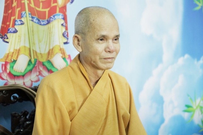 Hòa thượng Thích Hạnh Thể chủ trì buổi họp