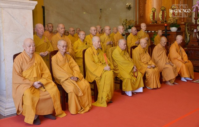 Đức Pháp chủ quang lâm chứng minh cùng chư tôn giáo phẩm chứng minh, tham dự