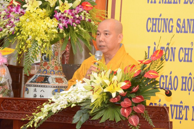 Thượng tọa Thích Giác Nghi đọc lời tưởng niệm