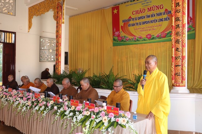 Thượng tọa Thích Tâm Pháp, Trưởng ban Trị sự GHPGVN H.Long Điền phát biểu Thượng tọa Thích Tâm Pháp, Trưởng ban Trị sự GHPGVN H.Long Điền phát biểu