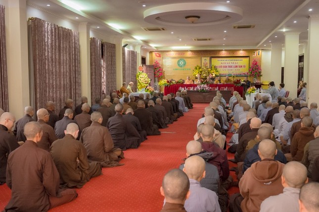 Để đủ điều kiện tấn đàn thụ giới Để đủ điều kiện tấn đàn thụ giới