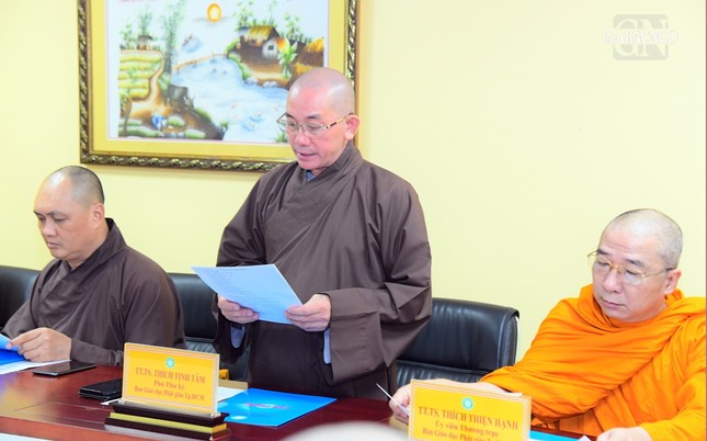 Thượng tọa Thích Tịnh Tâm, Phó Thư ký kiêm Chánh Văn phòng Ban Giáo dục Phật giáo TP trình các dự thảo hoạt động năm 2024 Thượng tọa Thích Tịnh Tâm, Phó Thư ký kiêm Chánh Văn phòng Ban Giáo dục Phật giáo TP trình các dự thảo hoạt động năm 2024