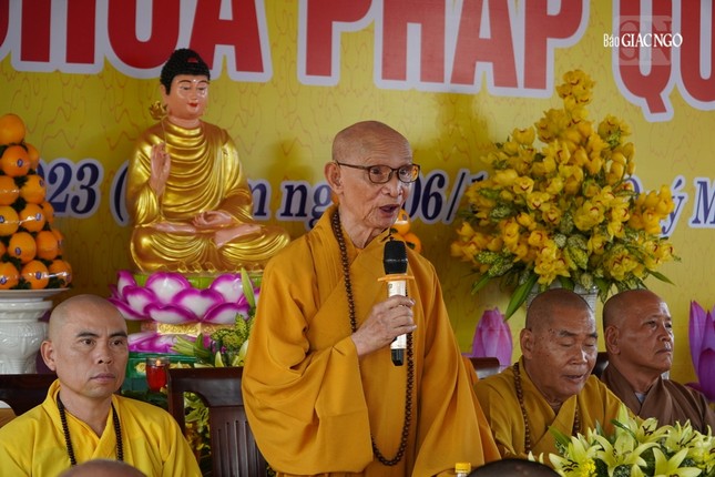 Hòa thượng Thích Giác Hạnh đạo từ tại buổi lễ Hòa thượng Thích Giác Hạnh đạo từ tại buổi lễ