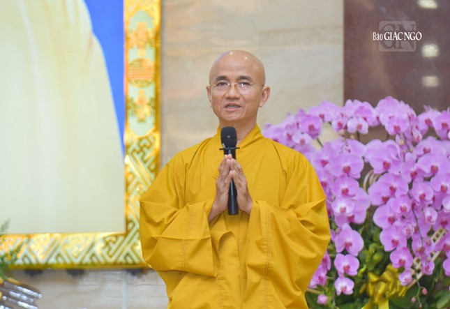 Thượng tọa Thích Thiện Quý chia sẻ với Tăng Ni về quy trình thủ tục xin cấp giấy sử dụng đất tôn giáo của cơ sở tự viện Thượng tọa Thích Thiện Quý chia sẻ với Tăng Ni về quy trình thủ tục xin cấp giấy sử dụng đất tôn giáo của cơ sở tự viện